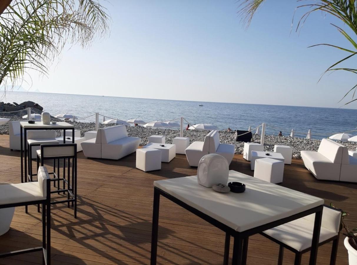 Апартаменти Patio1861 Терміні-Імерезе Екстер'єр фото